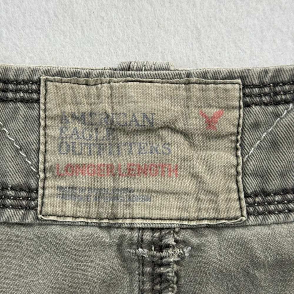 American Eagle Outfitters Mens 38 Cargo Shorts Faded Olive Green Longer Length - Picture 3 of 7